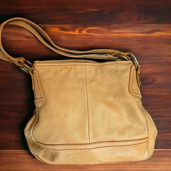 Buttery soft pale YELLOW genuine leather hobo style handbag - Picture 2 of 11